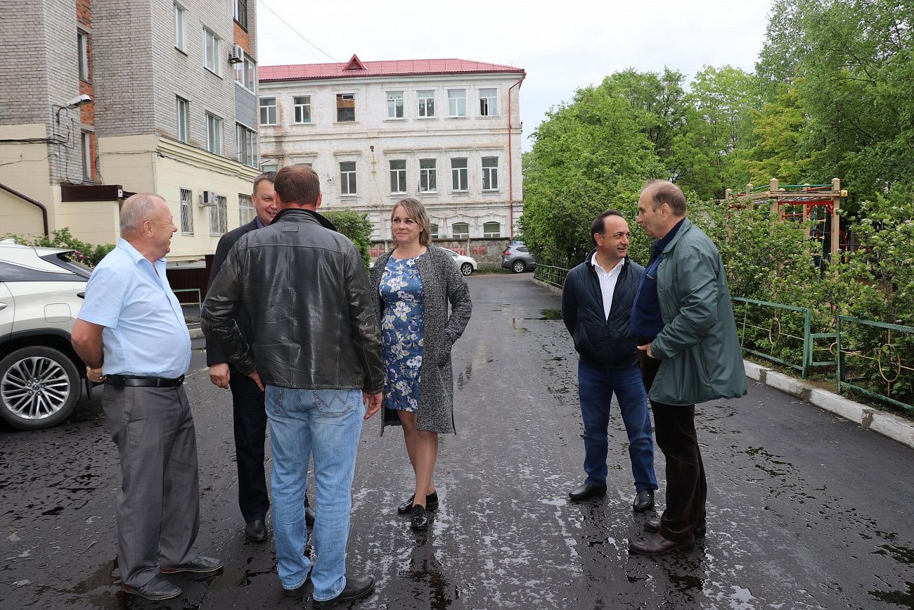 Жителям на радость! В Уссурийске преобразился очередной двор | 29.05.2022 |  Уссурийск - БезФормата